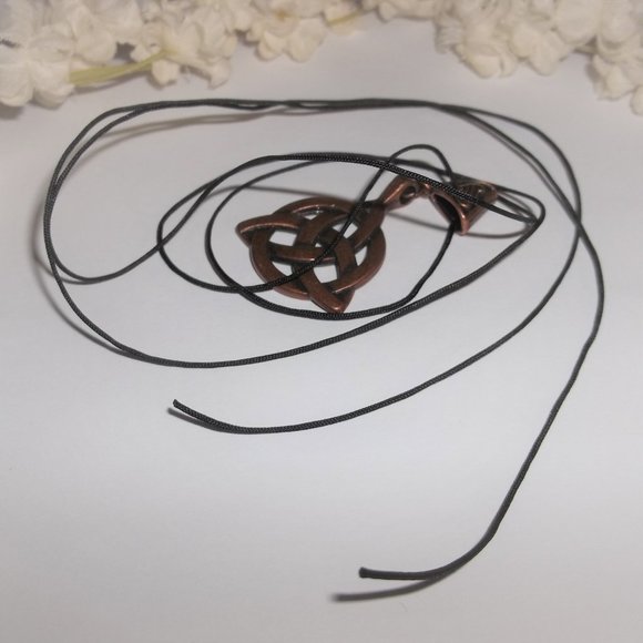 Celtic Knot Triquetra Necklace Pendant Charm Red Copper Adjustable Length C569 - Picture 4 of 9